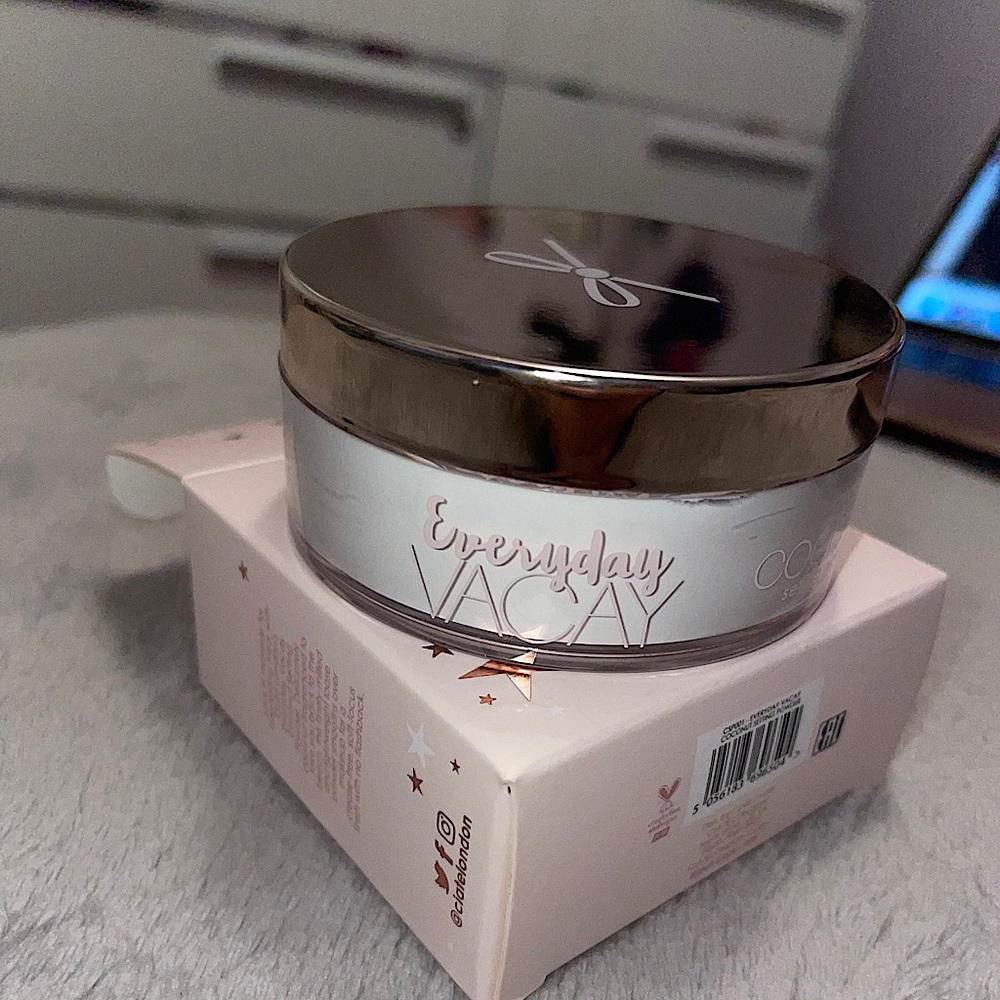 Ciaté London “Everyday VACAY” Setting Powder *New*
